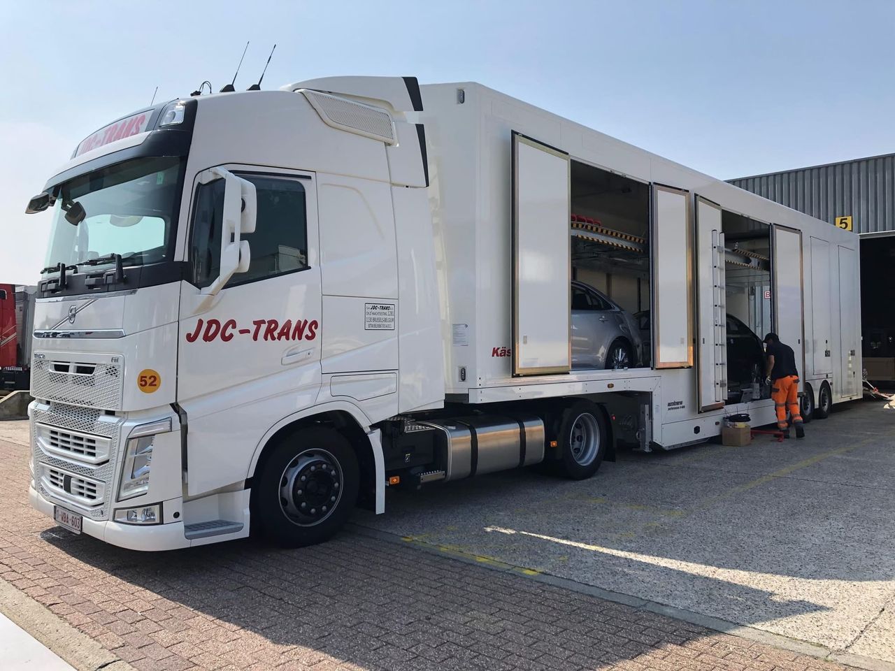 Convoi JDC-Trans sur autoroute européenne