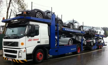 Porte-voiture JDC-Trans en opération
